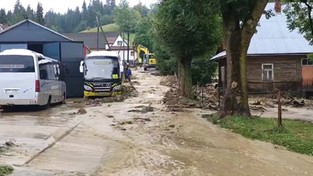 20.08.2022 05:56 Oberwanie chmury pod Tatrami. Ulicami płynęły rzeki. Zalane domy, zniszczone drogi [WIDEO]