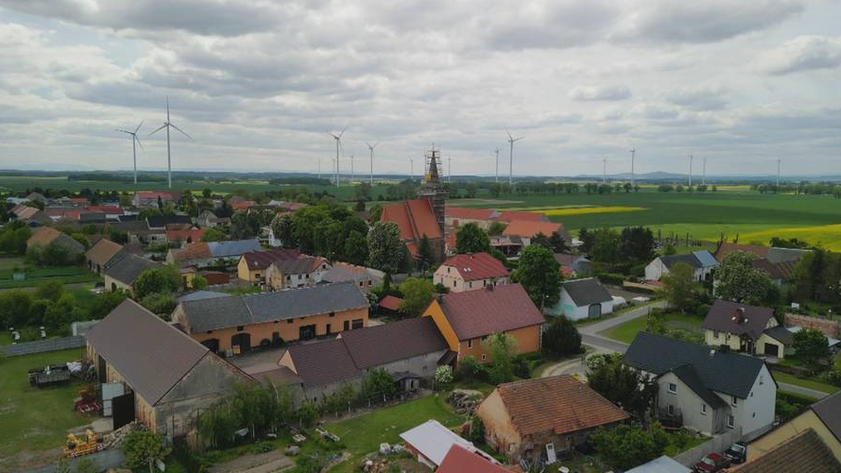 Wojna o wiatraki. Mieszkańcy oskarżają radnych