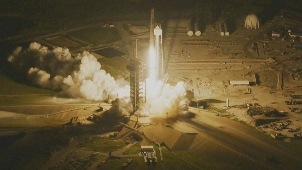 Polak poleciał w kosmos. Tak wyglądał start rakiety Falcon 9 [WIDEO]