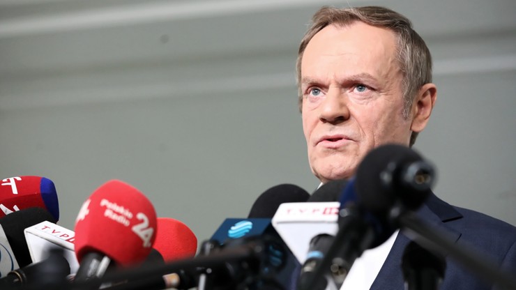 Sondaż: Donald Tusk liderem opozycji. W zestawieniu znalazł się były wicepremier Jarosław Gowin