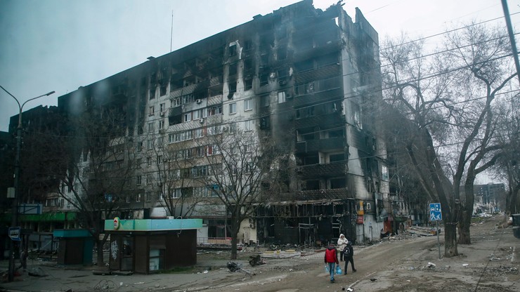 Wojna w Ukrainie. Mariupol: Rosjanie rozpowszechniają kłamstwa. Chcą zdobyć pieniądze mieszkańców