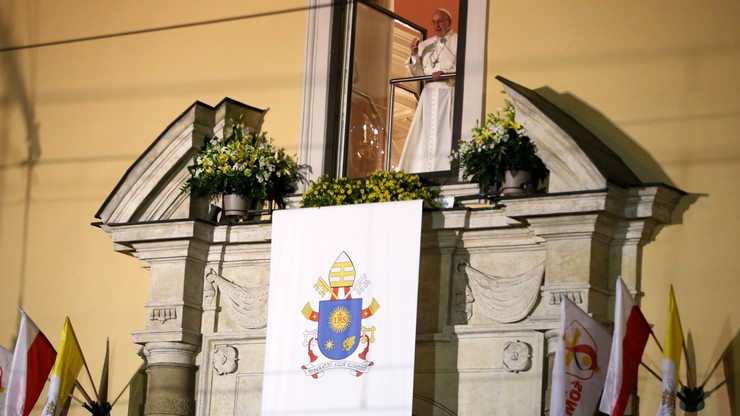 "Dobry wieczór" przy Franciszkańskiej 3. Papież przywitał się z młodymi i wspomniał nieżyjącego wolontariusza