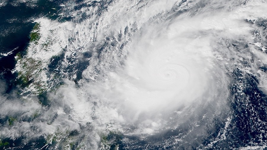 Zdjęcie satelitarne tajfunu Goni. Fot. NASA.