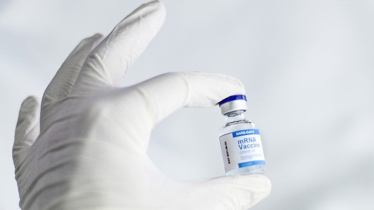 Hiszpania. Medycy zgodzili się na szczepienie Pfizerem osób, które przyjęły wcześniej AstraZenekę