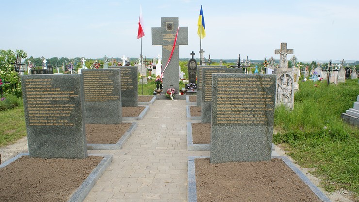 "Śmierć Lachom". Kolejne ataki na polskie miejsca pamięci w obwodzie lwowskim