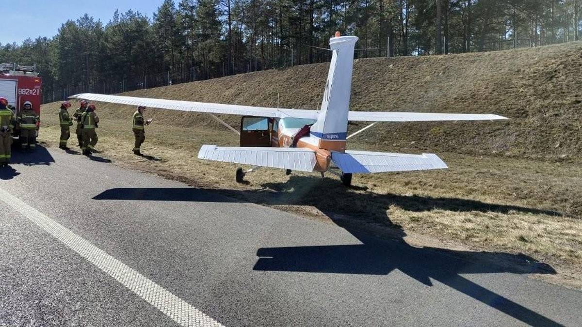 Awionetka lądowała awaryjnie na autostradzie A1