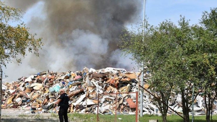 Ugaszono pożar na składowisku odpadów komunalnych w Kędzierzynie-Koźlu