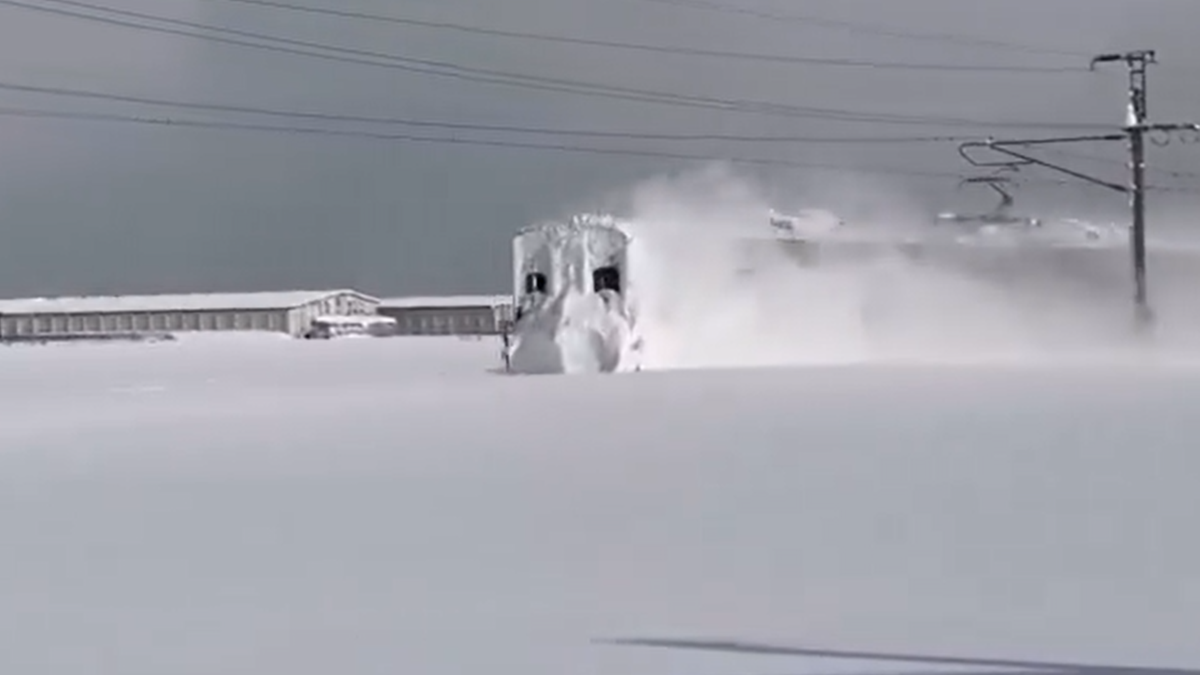 Japonia zmaga się z potężnym atakiem zimy. W Sapporo zanotowano rekordowe opady śniegu w krótkim czasie