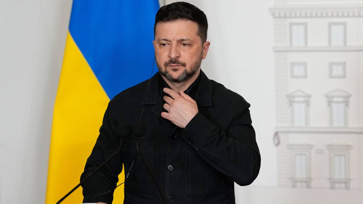 "Nikt nie będzie nakazywał nam, jakich bohaterów szanować". Zełenski z nową inicjatywą