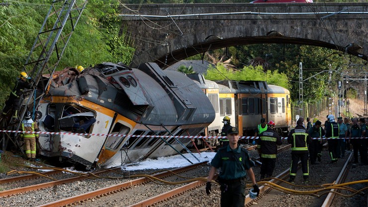 Hiszpania: wykoleił się pociąg. Są ofiary
