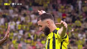 Piłkarz w ż&oacute;łto-czarnej koszulce, Al-Ittihad 1:0 Al Shabab, skr&oacute;t meczu.