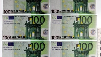 Banknotami do gier planszowych chciał opłacić pobyt w Polsce