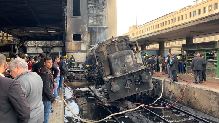Co najmniej 25 zabitych, blisko 50 rannych w pożarze na dworcu kolejowym w Kairze