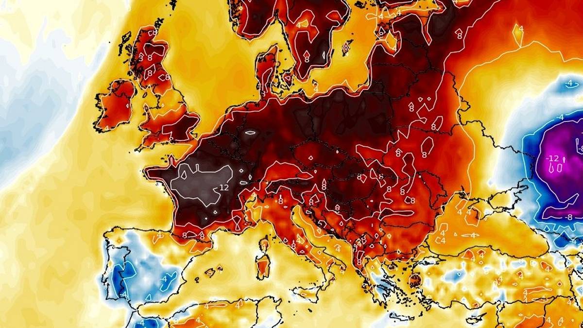 Zapowiada się bardzo ciepły początek września. Fot. Wxcharts.com