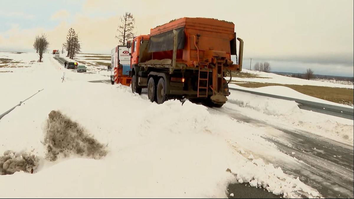 Ludzie uwięzieni w samochodach. Akcja podkarpackich służb
