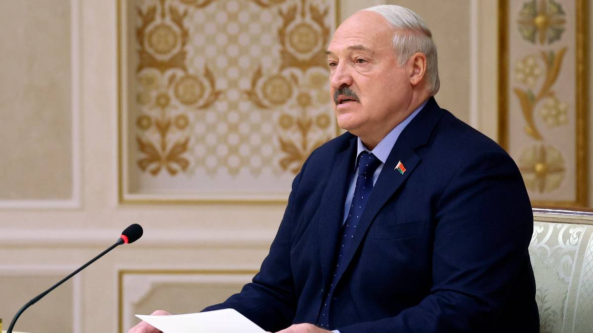 Białoruś. Wojsko będzie mogło strzelać do cywilów. Łukaszenka podpisał dekret