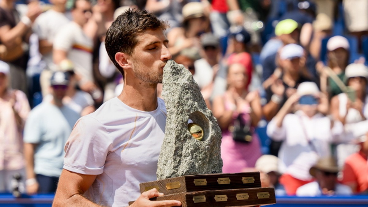 ATP w Gstaad: Życiowy sukces Cachina