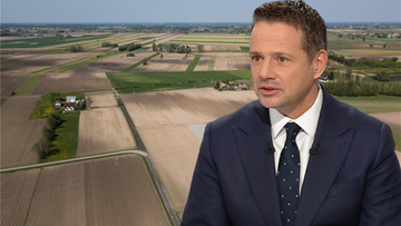 Trzaskowski milczał ws. działki pod CPK? Jest odpowiedź na zarzuty PiS