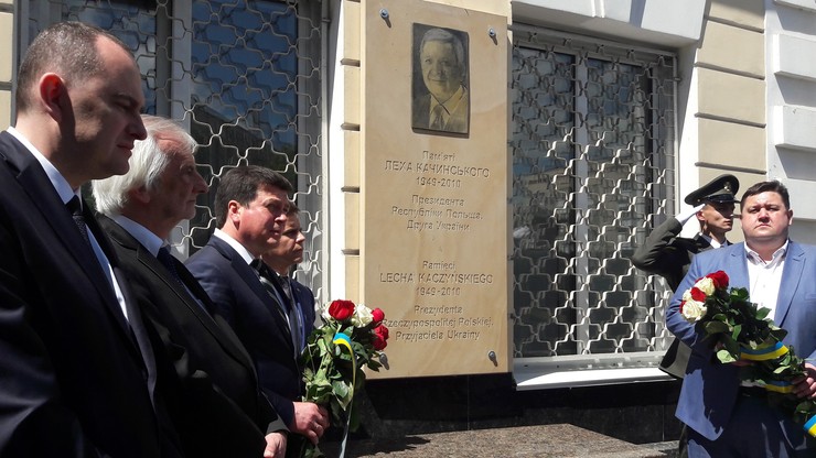 Lech Kaczyński upamiętniony w Żytomierzu. Odsłonięto tablicę