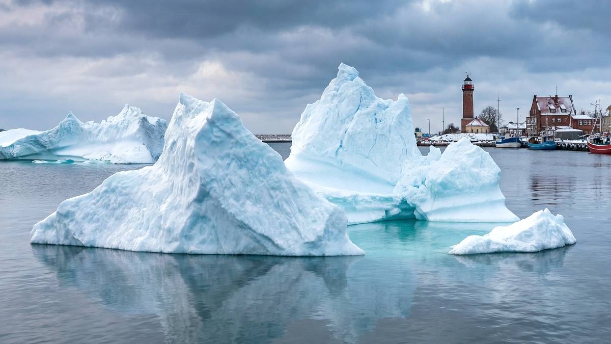 Artystyczna wizja gór lodowych na Bałtyku. Fot. Pixabay.