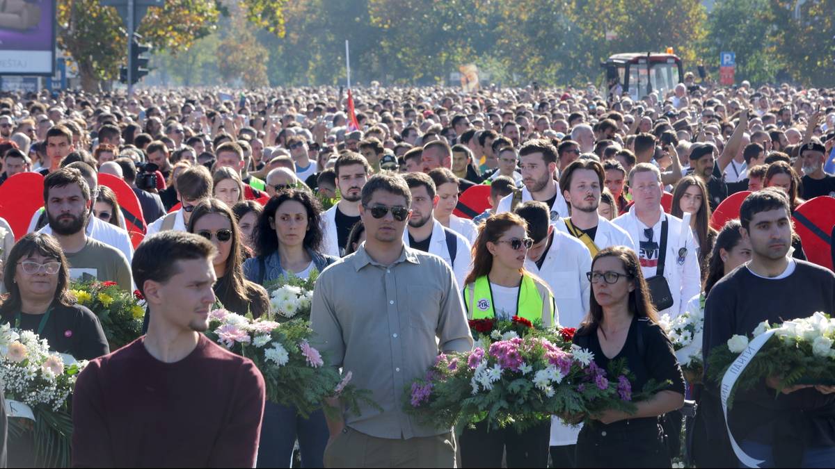 Tłumy uczciły tragedię w Nowym Sadzie. Żałoba przerodziła się w protest