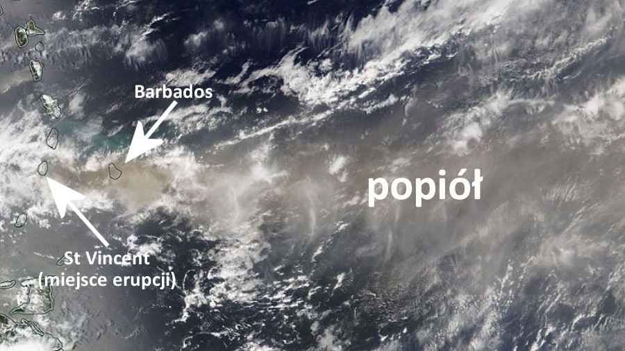 Zdjęcie satelitarne erupcji wulkanu La Soufrière na Karaibach. Popiół ciągnie się na dystansie 1,5 tysiąca kilometrów. Fot. NASA.