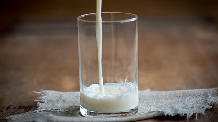 Prokuratura sprawdza, czy przerabiano daty ważności na produktach mleczarskich