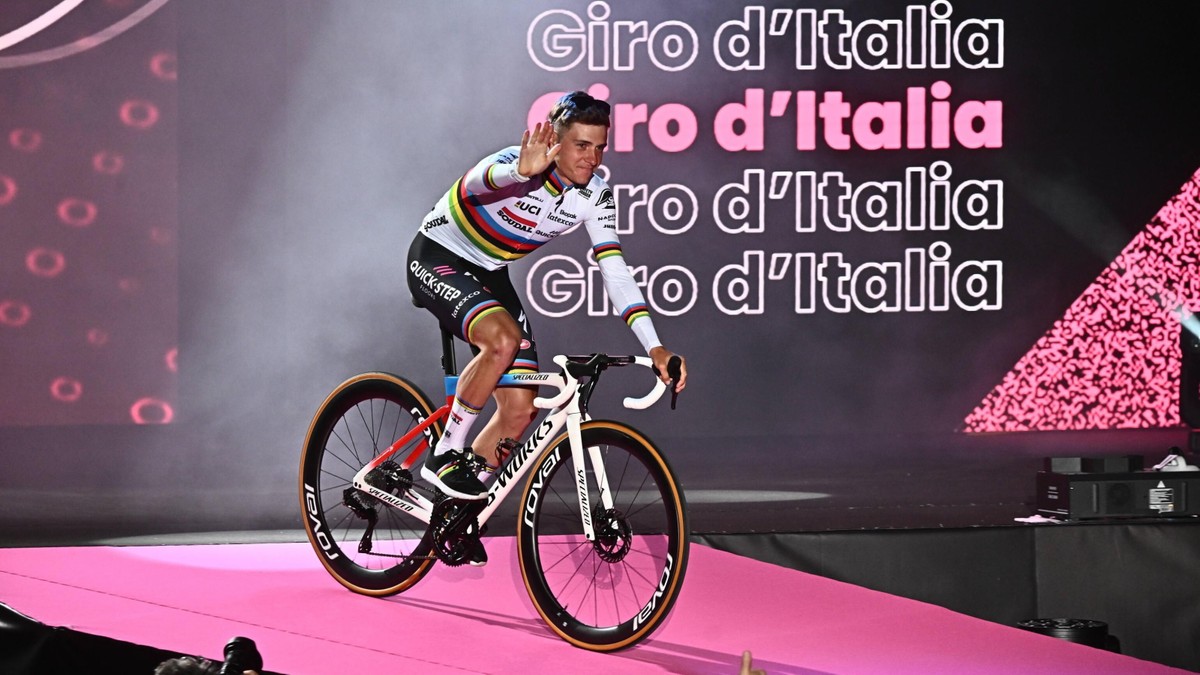Remco Evenepoel pierwszym liderem Giro d'Italia
