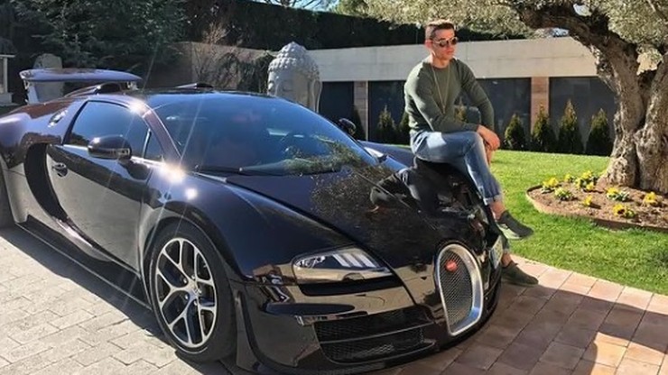 Hiszpania. Bugatti Veyron należące do Cristiano Ronaldo rozbite na Majorce