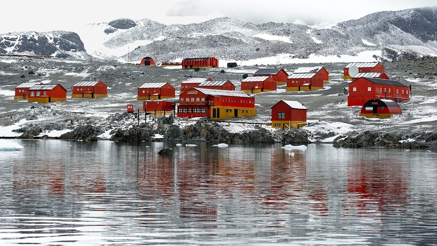 Argentyńska baza Esperanza na Antarktydzie. Fot. Wikipedia / Andrew Shiva.