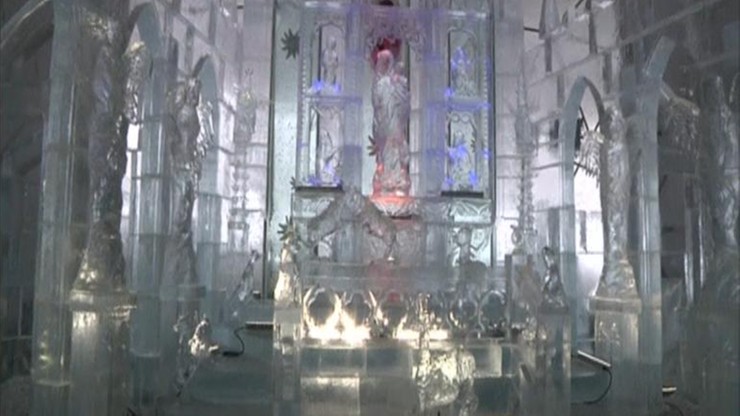 Lodowa kaplica w sercu Tatr. Z ołtarzem wykutym z 90 ton lodu