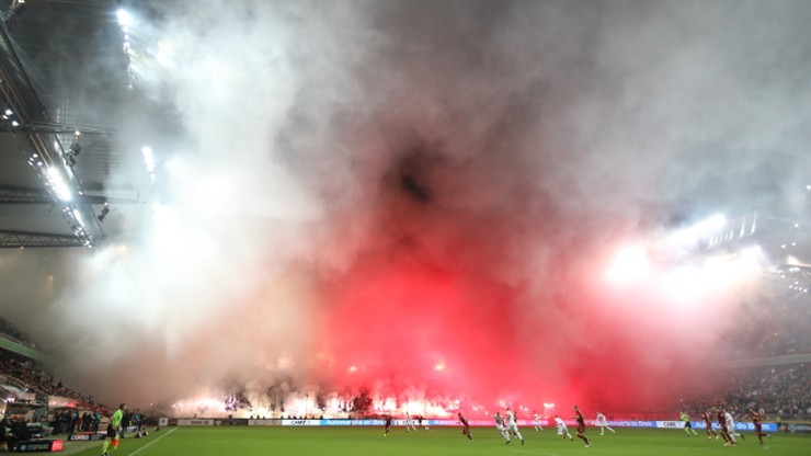 Lotto Ekstraklasa: Oprawa powodem przerwania meczu w Warszawie