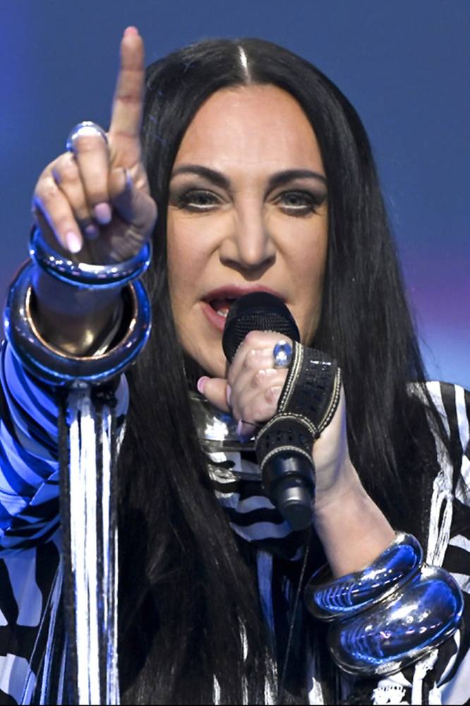 2025-11-28 Kayah wśród gwiazd koncertu „Christmas Party”