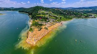 27.03.2024 05:55 Najpiękniejsza plaża w Polsce na tle malowniczych gór. To będzie hit tegorocznych wakacji
