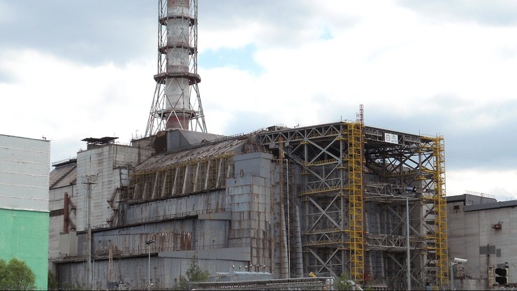 Czarnobyl. Rosjanie odcięli elektrownię od energii. Władze Ukrainy: groźba wycieku promieniowania