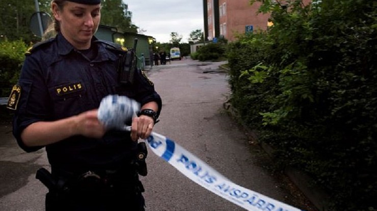 Szwecja: Martwa 85-letnia kobieta znaleziona pod choinką w centrum Boden