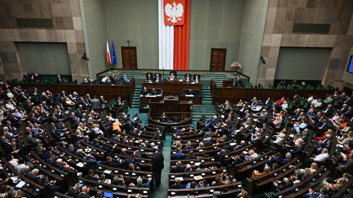 To oni dostaliby najwięcej głosów w wyborach. Polacy zabrali głos w sondażu
