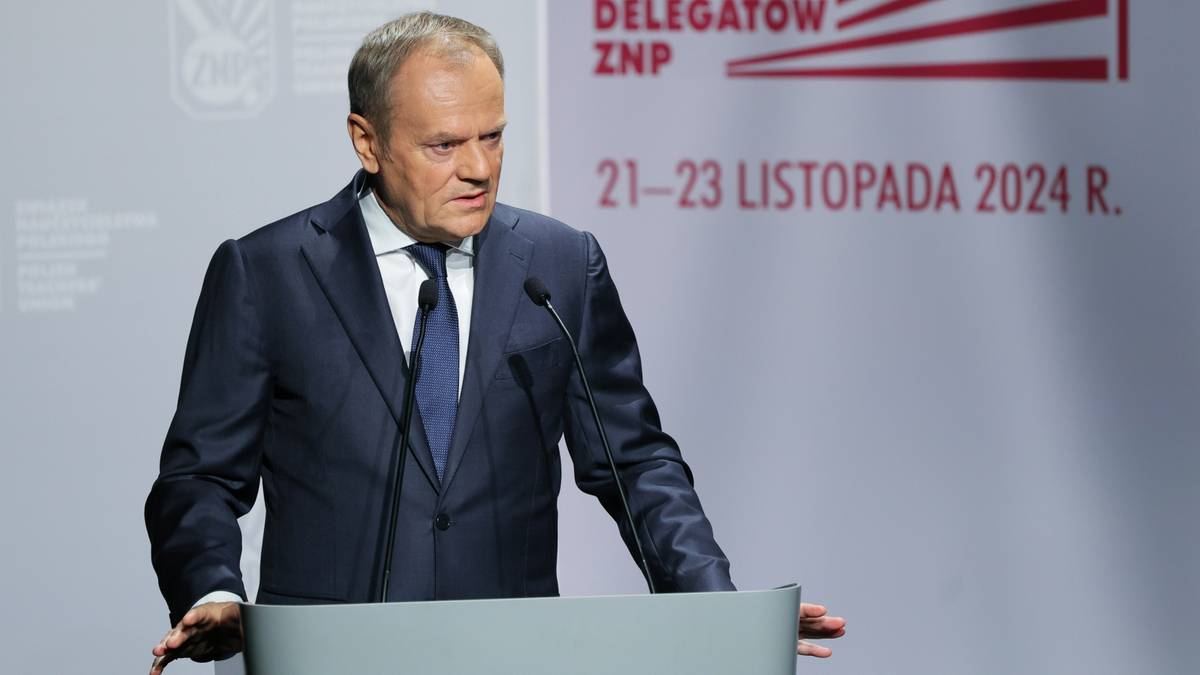 Donald Tusk przeprosił nauczycieli. "Zobowiązuję się do tego"