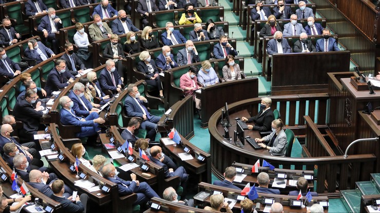 Sejm odrzucił sprzeciw Senatu wobec zmian w programie "500 plus"