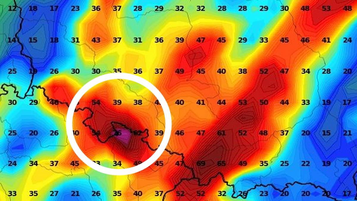 Niebezpieczne ulewy zmierzają do Polski. Fot. Wxcharts.com