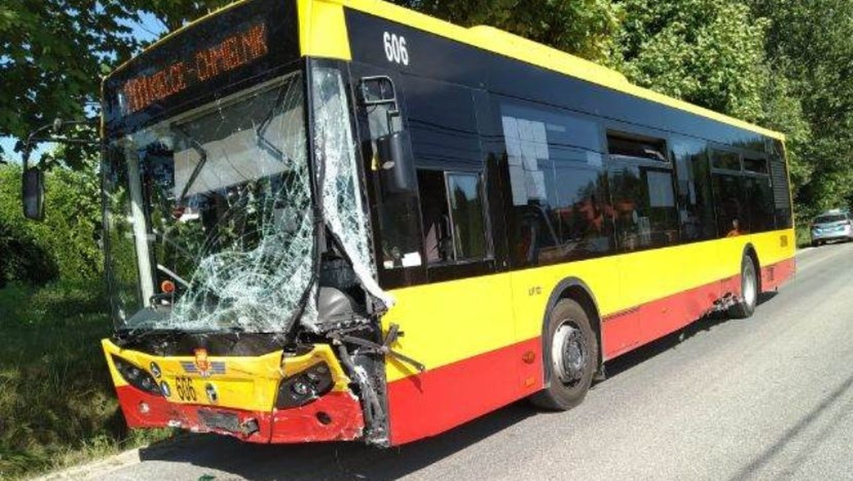 Kielce: Wypadek z udziałem autobusu miejskiego. Nie żyją dwie osoby
