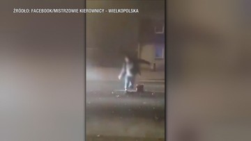 Odpalał fajerwerki na środku jezdni. Potrącił go dostawczy samochód [WIDEO]
