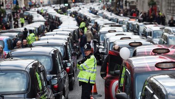 Brytyjscy taksówkarze protestowali przeciwko Uberowi
