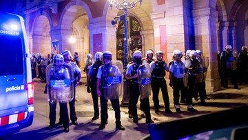 Manifestacje w Barcelonie. 43 rannych w nocnych starciach demonstrantów z policją 