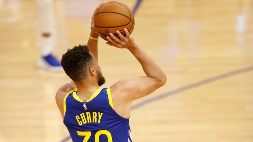 NBA: Nieudany pościg Wojowników. Stephen Curry śrubuje rekord
