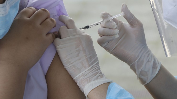 EMA: decyzja o ewentualnym podawaniu trzeciej dawki szczepionki należy do krajów UE