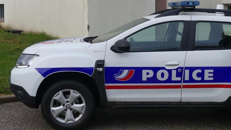 Francja. 57-latka odgryzła język mężczyźnie, który ją napadł. "Dowód" zaniosła policji
