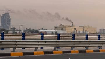 Ambasada USA w Bagdadzie pod ostrzałem. Nad budynkiem słup dymu