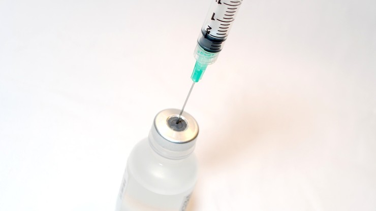 Szczepionka przeciw koronawirusowi. Byli prezydenci USA przyjmą ją przed kamerami
