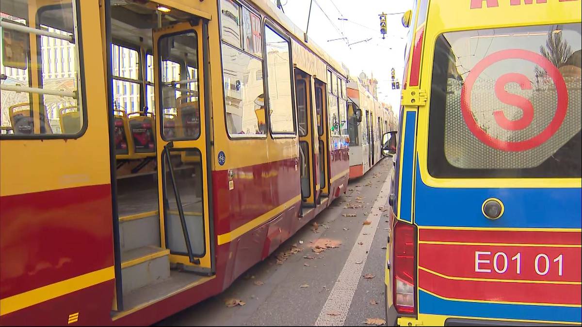 Zderzenie tramwajów w centrum Łodzi. Jest kilkunastu rannych